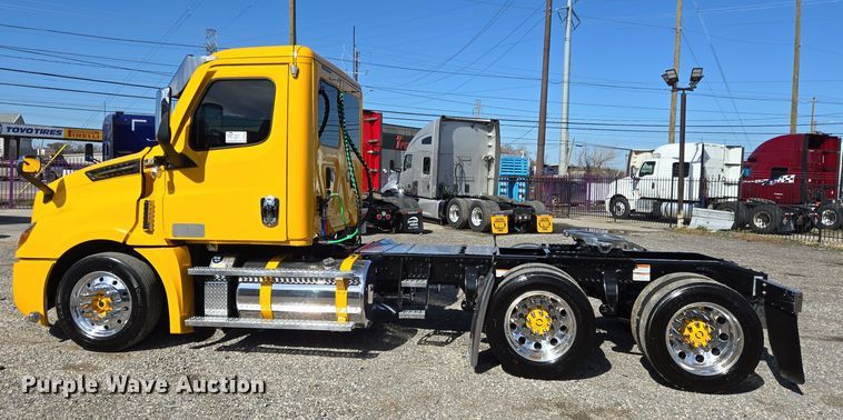 image for item DT5494 2024 Freightliner Cascadia 126 semi truck