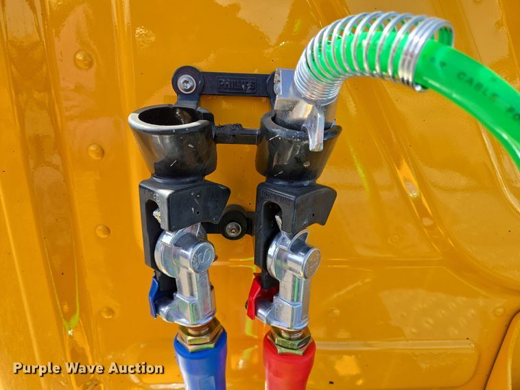 image for item DT5494 2024 Freightliner Cascadia 126 semi truck