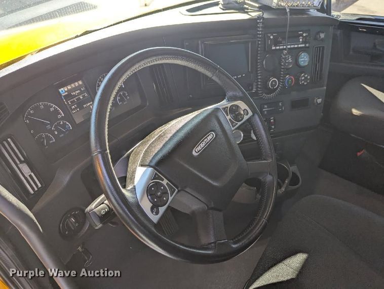 image for item DT5494 2024 Freightliner Cascadia 126 semi truck