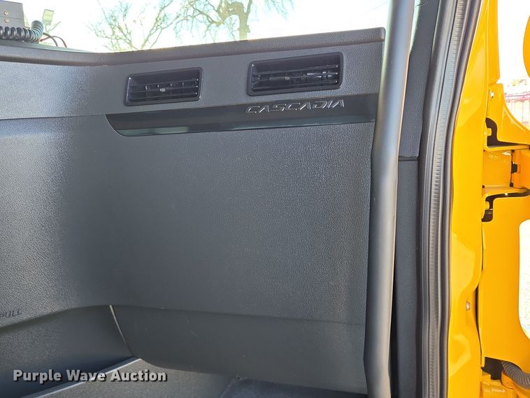 image for item DT5494 2024 Freightliner Cascadia 126 semi truck