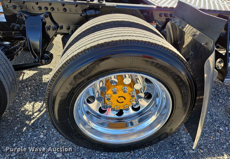 image for item DT5494 2024 Freightliner Cascadia 126 semi truck