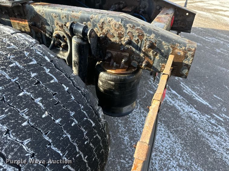 image for item DV0572 2017 Freightliner  Cascadia  semi truck