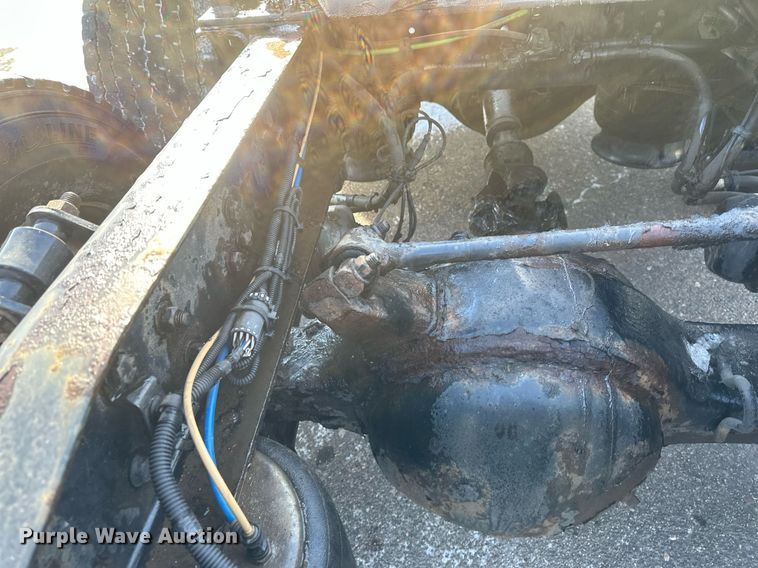 image for item DV0572 2017 Freightliner  Cascadia  semi truck