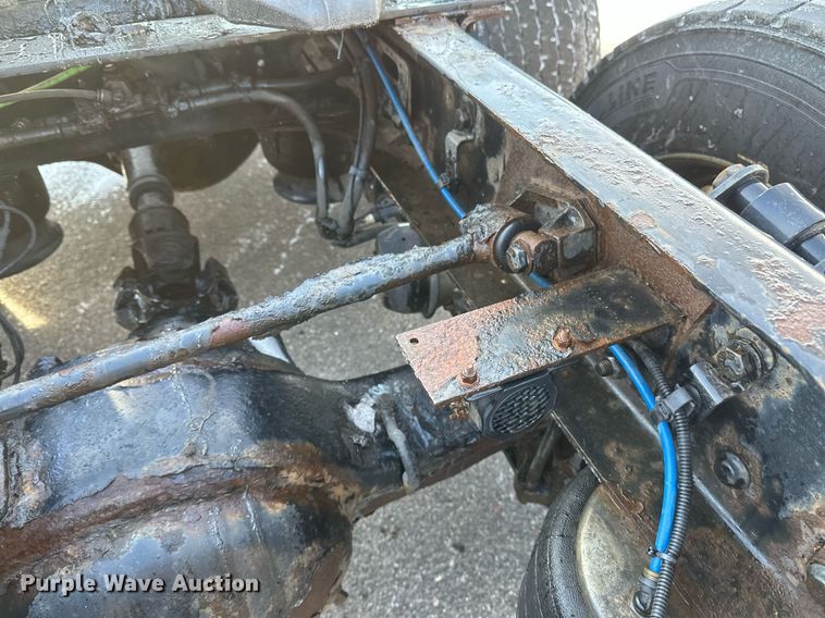 image for item DV0572 2017 Freightliner  Cascadia  semi truck