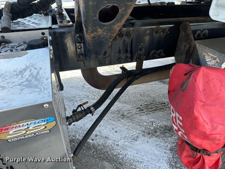 image for item DV0572 2017 Freightliner  Cascadia  semi truck