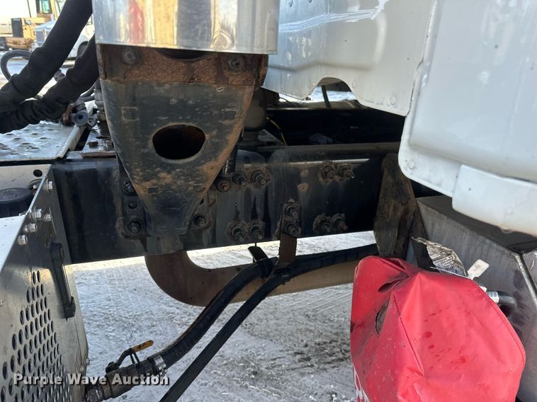 image for item DV0572 2017 Freightliner  Cascadia  semi truck