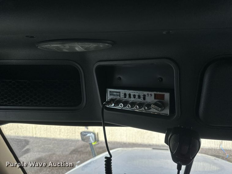 image for item DV0572 2017 Freightliner  Cascadia  semi truck