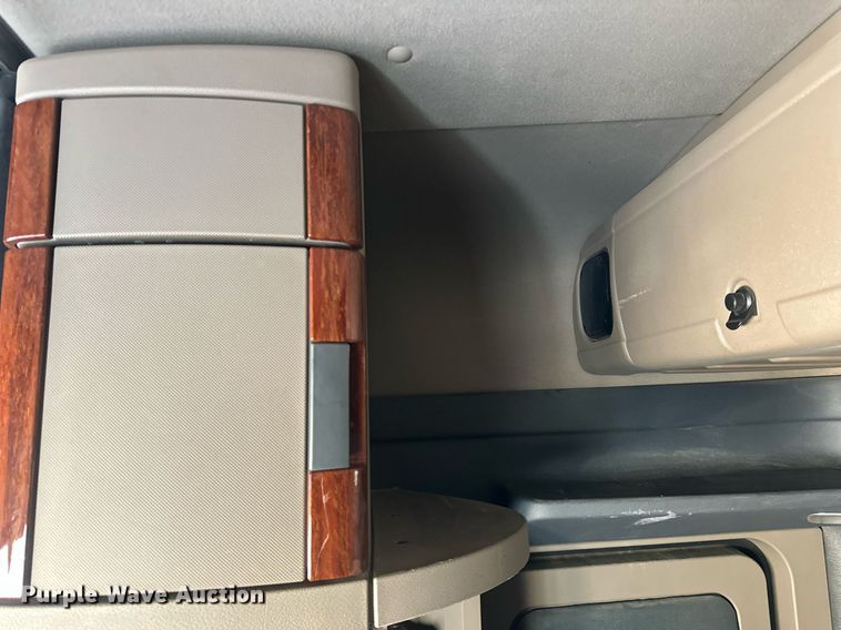 image for item DV0572 2017 Freightliner  Cascadia  semi truck