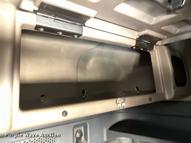 image for item DV0572 2017 Freightliner  Cascadia  semi truck