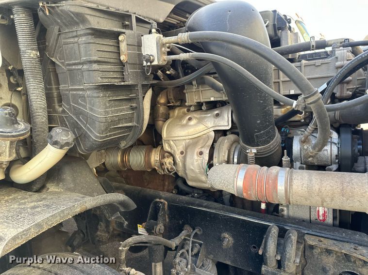 image for item DV0572 2017 Freightliner  Cascadia  semi truck