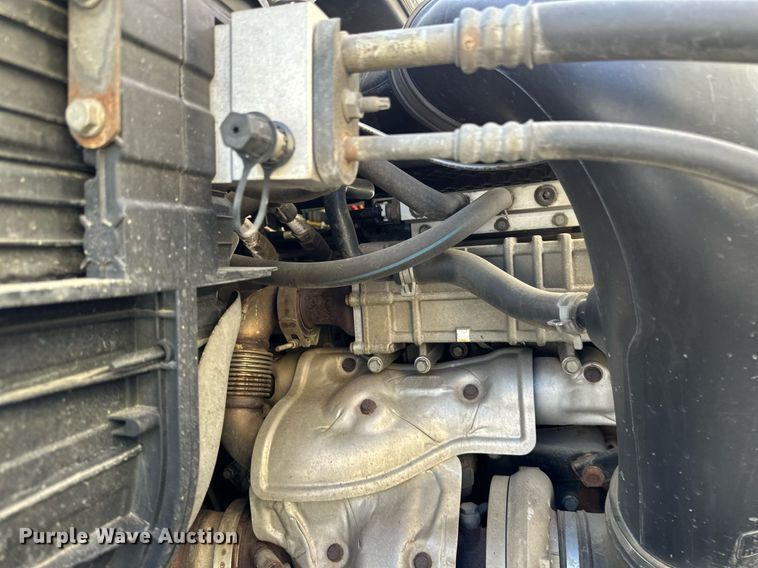 image for item DV0572 2017 Freightliner  Cascadia  semi truck