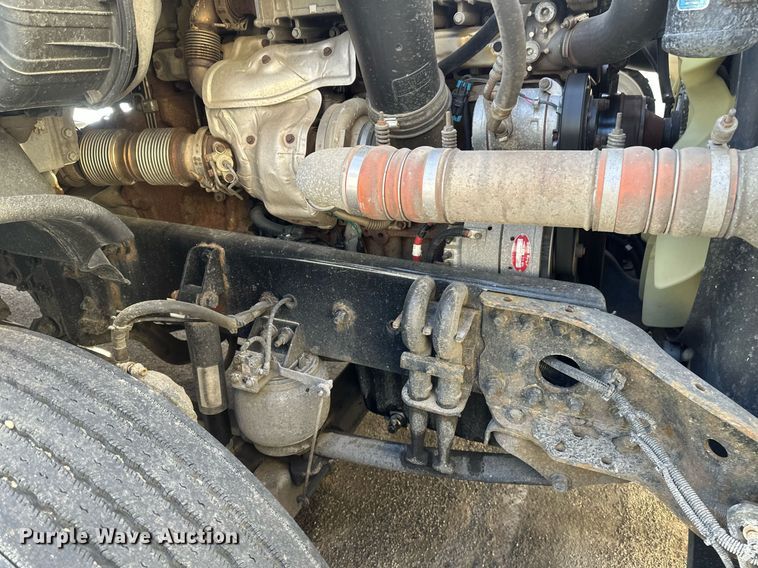 image for item DV0572 2017 Freightliner  Cascadia  semi truck