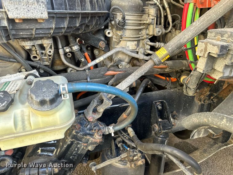 image for item DV0572 2017 Freightliner  Cascadia  semi truck