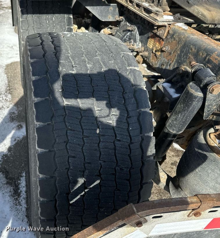 image for item DV0572 2017 Freightliner  Cascadia  semi truck