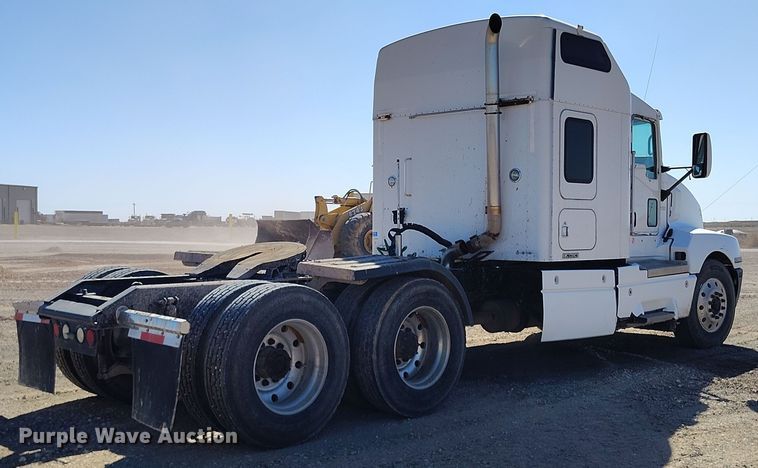 image for item DV6661 2007 Kenworth  T600 semi truck