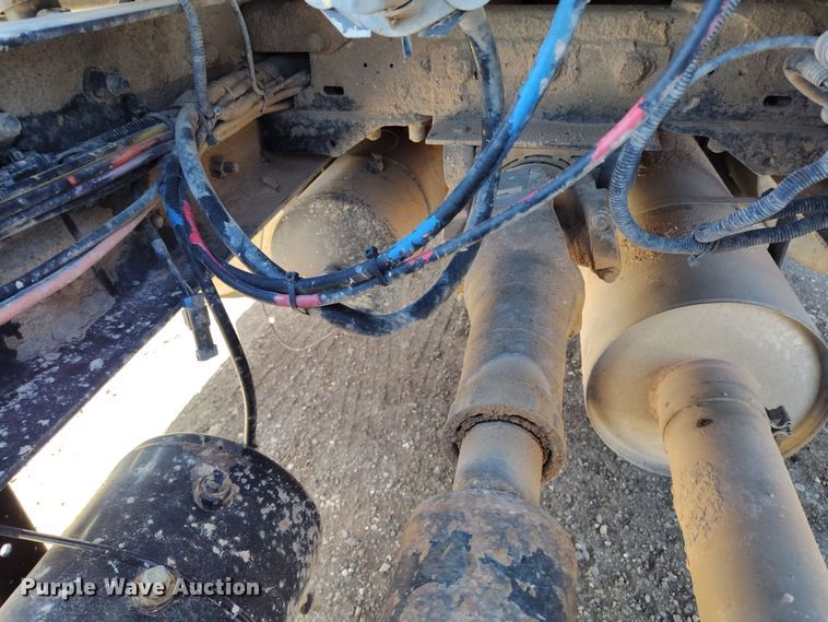 image for item DV6661 2007 Kenworth  T600 semi truck