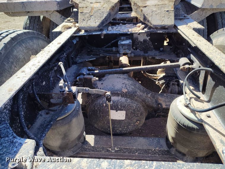 image for item DV6661 2007 Kenworth  T600 semi truck