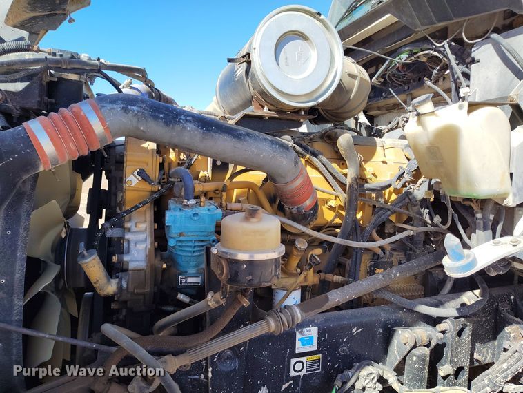 image for item DV6661 2007 Kenworth  T600 semi truck