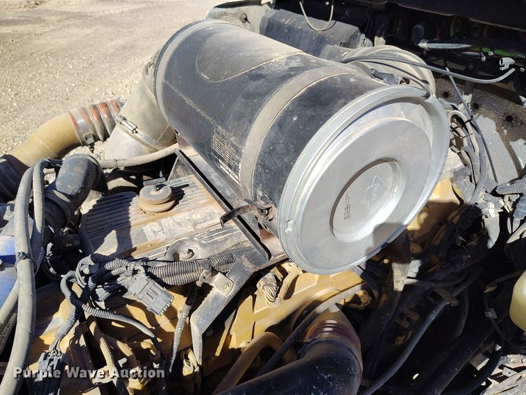 image for item DV6661 2007 Kenworth  T600 semi truck