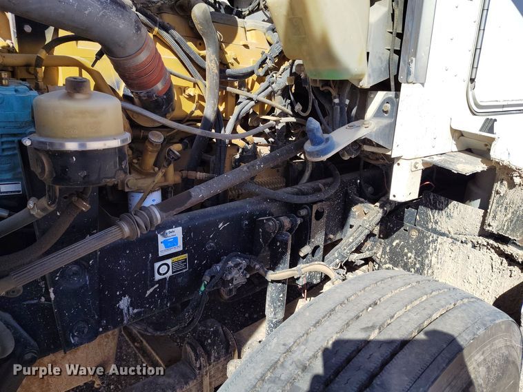 image for item DV6661 2007 Kenworth  T600 semi truck