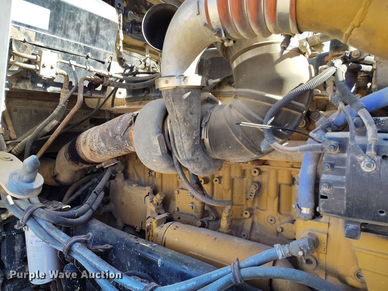 image for item DV6661 2007 Kenworth  T600 semi truck