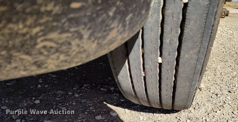 image for item DV6661 2007 Kenworth  T600 semi truck