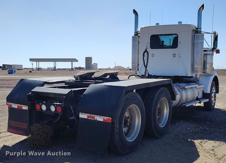 image for item DV6662 2017 Kenworth  semi truck