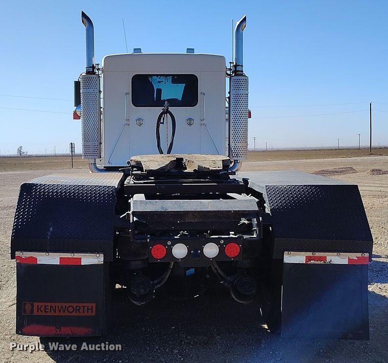 image for item DV6662 2017 Kenworth  semi truck