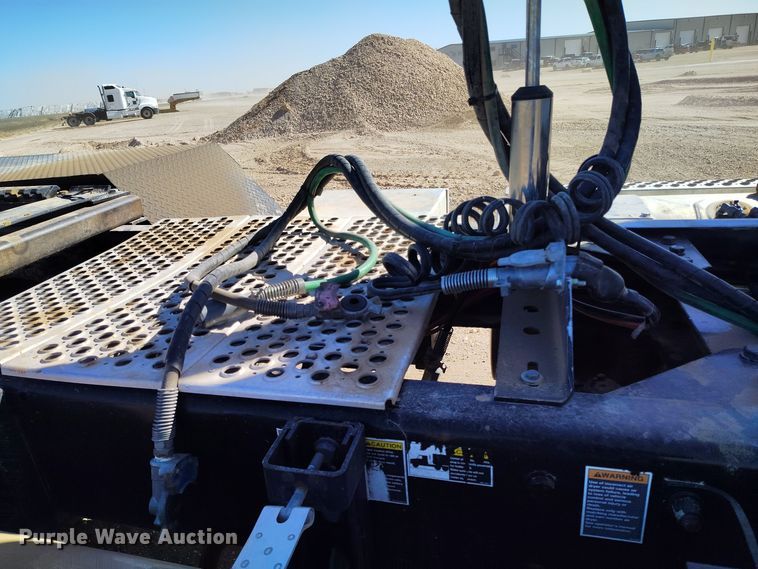 image for item DV6662 2017 Kenworth  semi truck