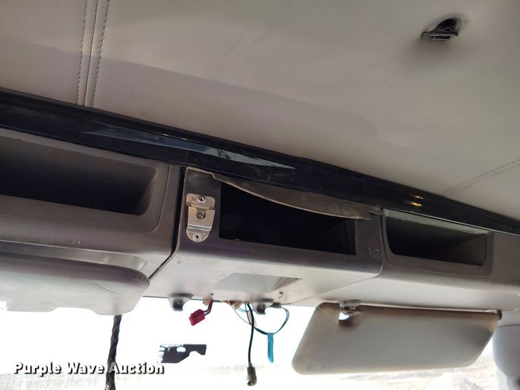 image for item DV6662 2017 Kenworth  semi truck