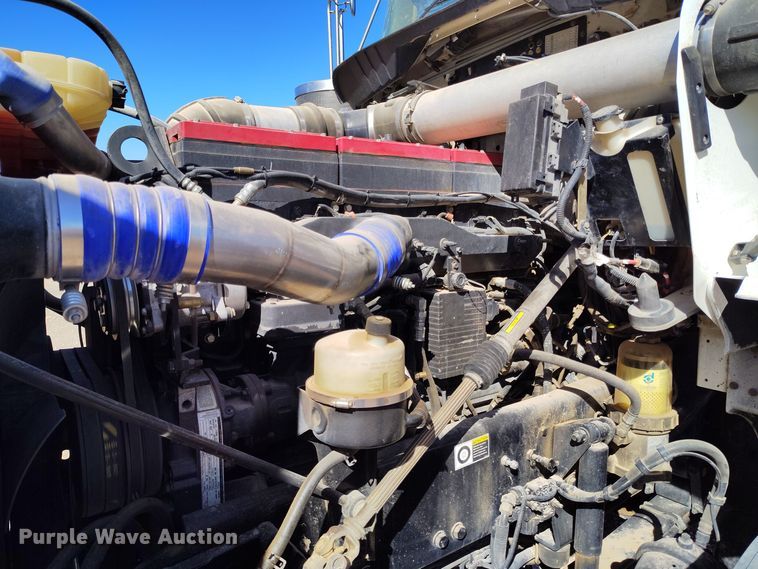 image for item DV6662 2017 Kenworth  semi truck