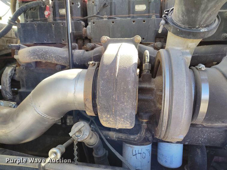 image for item DV6662 2017 Kenworth  semi truck