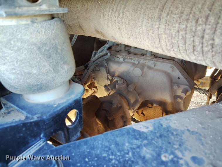 image for item DV6663 2011 Kenworth  T800 semi truck