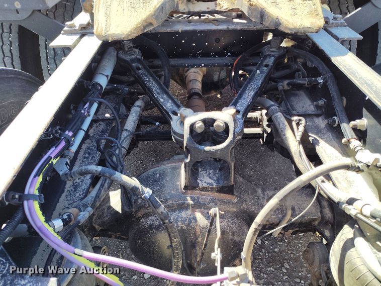 image for item DV6663 2011 Kenworth  T800 semi truck