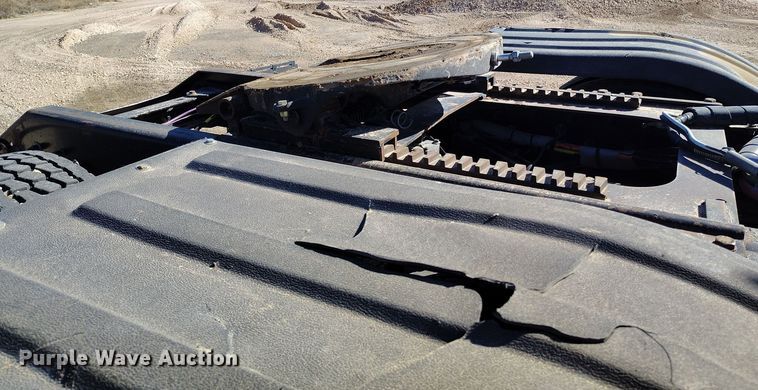 image for item DV6663 2011 Kenworth  T800 semi truck