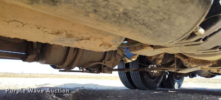 image for item DV6663 2011 Kenworth  T800 semi truck