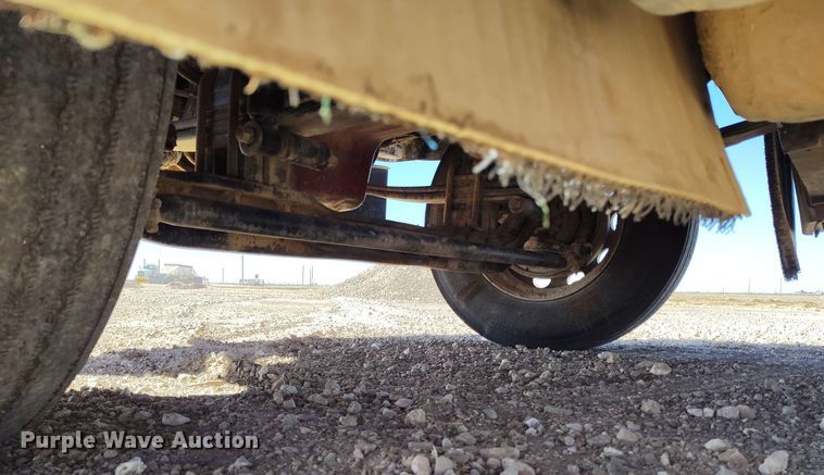 image for item DV6663 2011 Kenworth  T800 semi truck