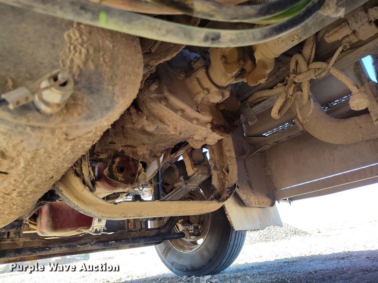 image for item DV6663 2011 Kenworth  T800 semi truck