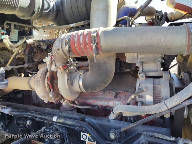 image for item DV6663 2011 Kenworth  T800 semi truck