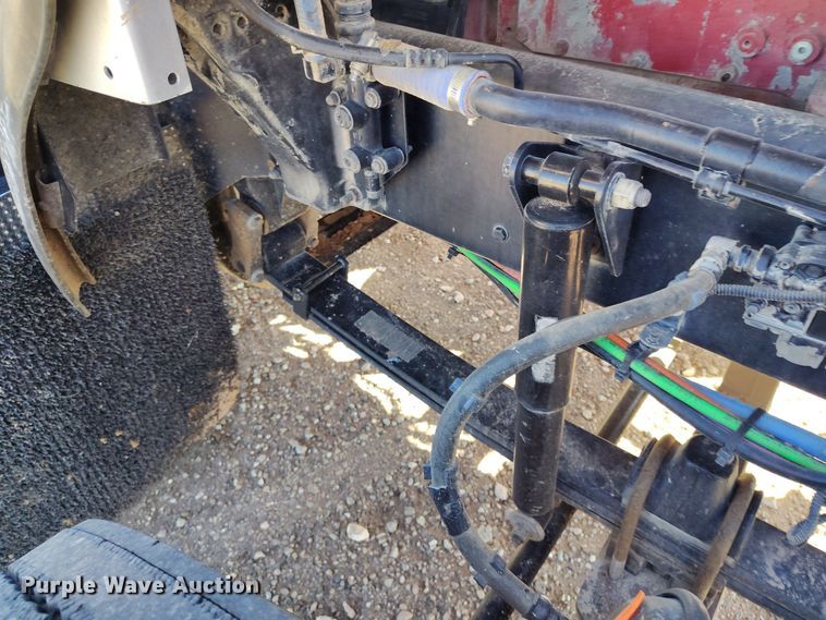 image for item DV6663 2011 Kenworth  T800 semi truck