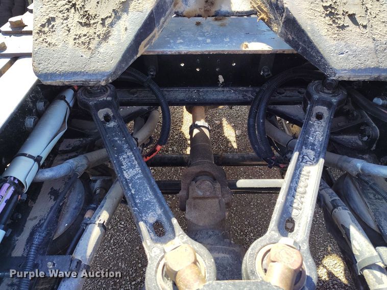 image for item DV6664 2013 Kenworth  T800 semi truck