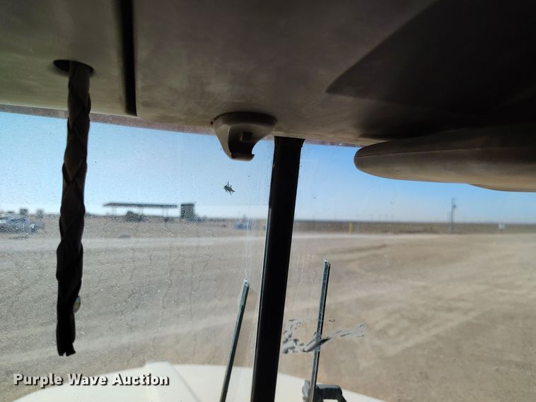 image for item DV6664 2013 Kenworth  T800 semi truck