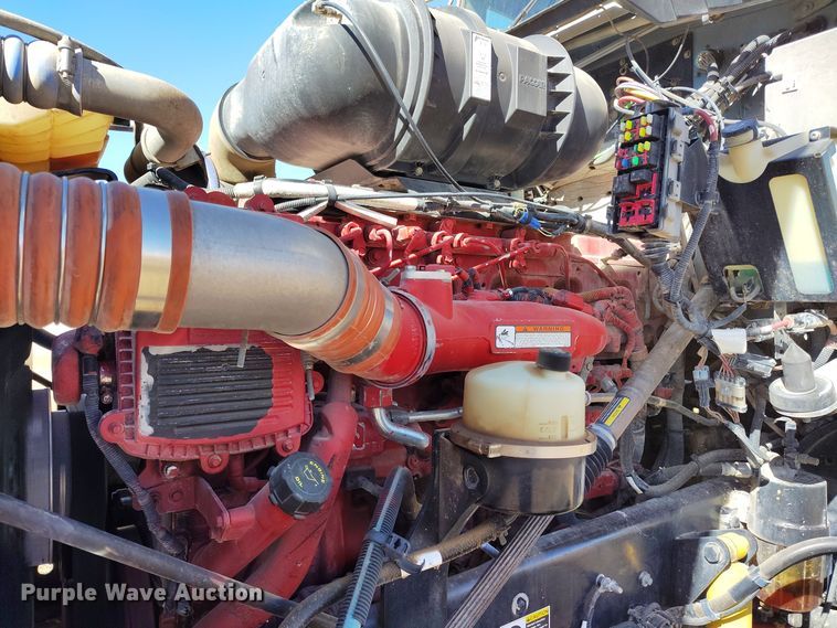 image for item DV6664 2013 Kenworth  T800 semi truck