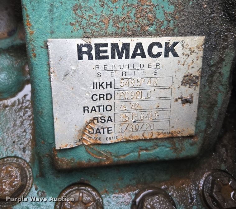 image for item EC3456 2006 Mack CHN613 semi truck