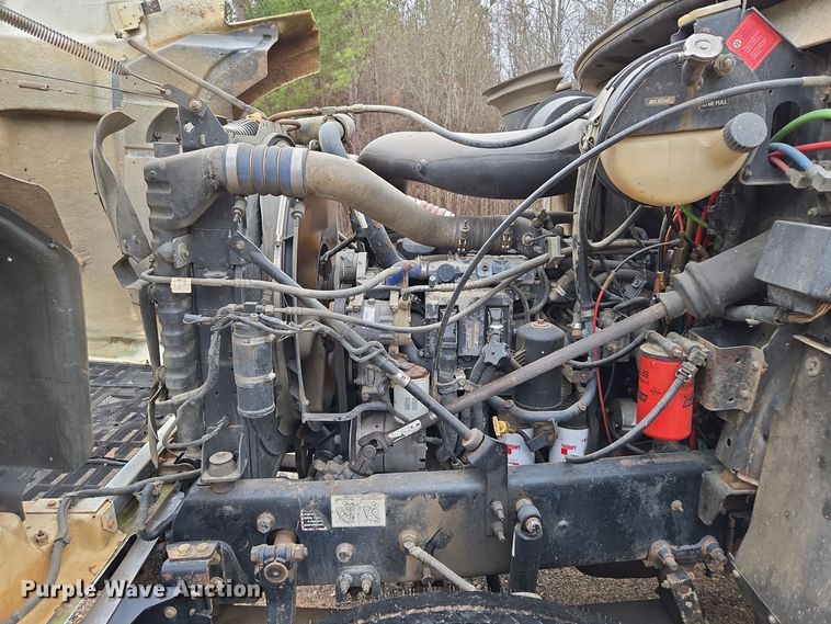 image for item EC3456 2006 Mack CHN613 semi truck