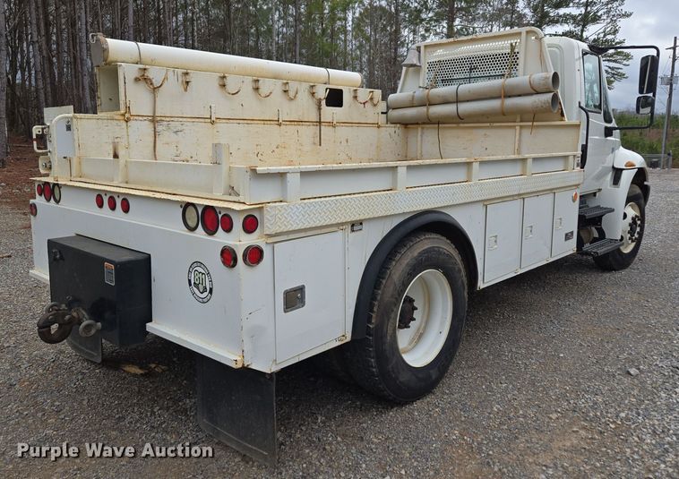 image for item EC3457 2018 International 4300 utility / service truck