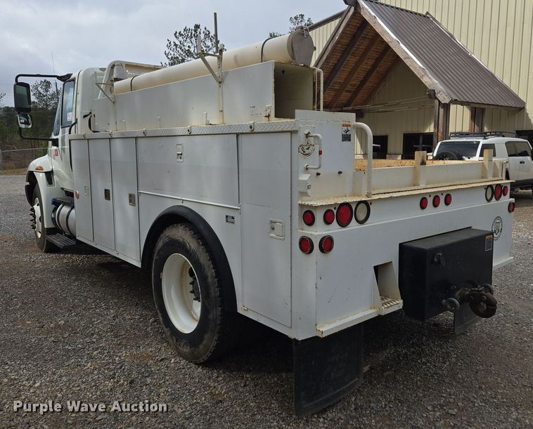 image for item EC3457 2018 International 4300 utility / service truck