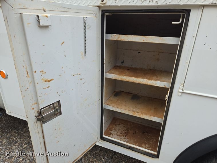 image for item EC3457 2018 International 4300 utility / service truck