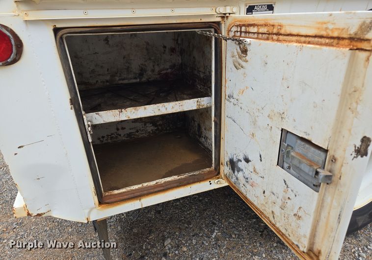 image for item EC3457 2018 International 4300 utility / service truck