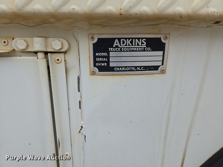 image for item EC3457 2018 International 4300 utility / service truck